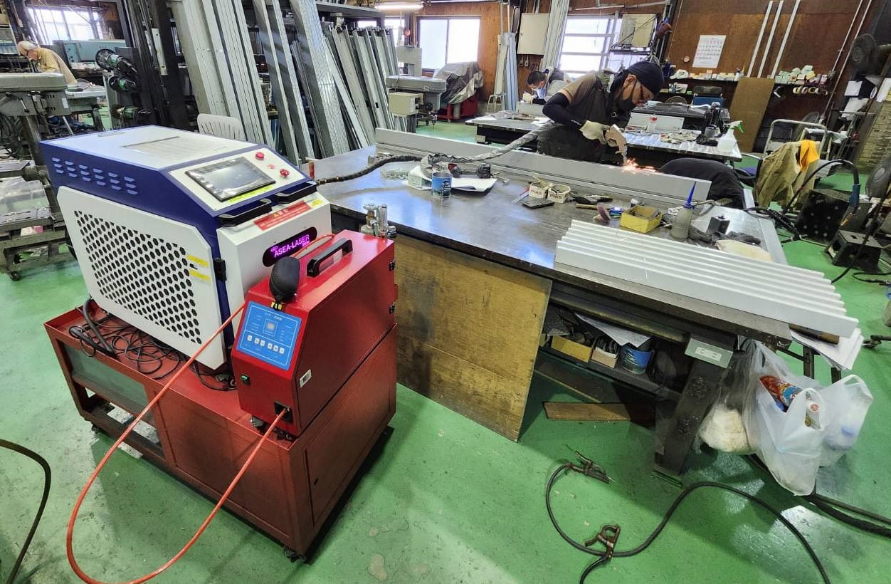 レーザー溶接機