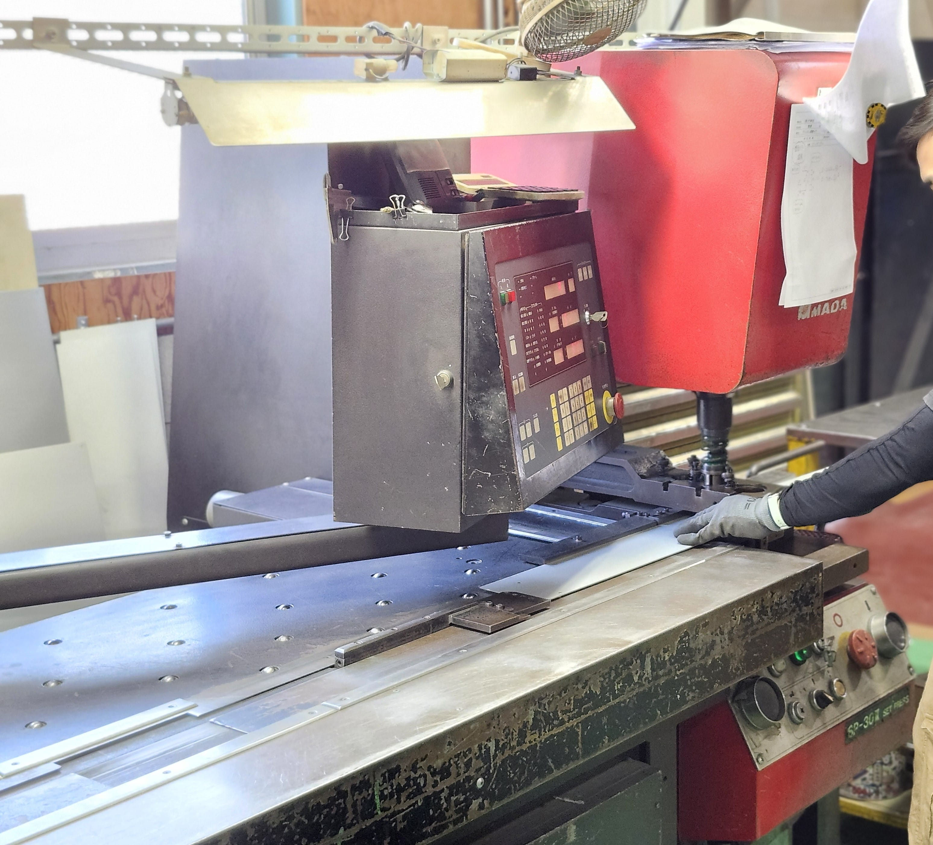 セットプレス抜き打ち加工